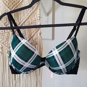 VS Pink Super Push Up